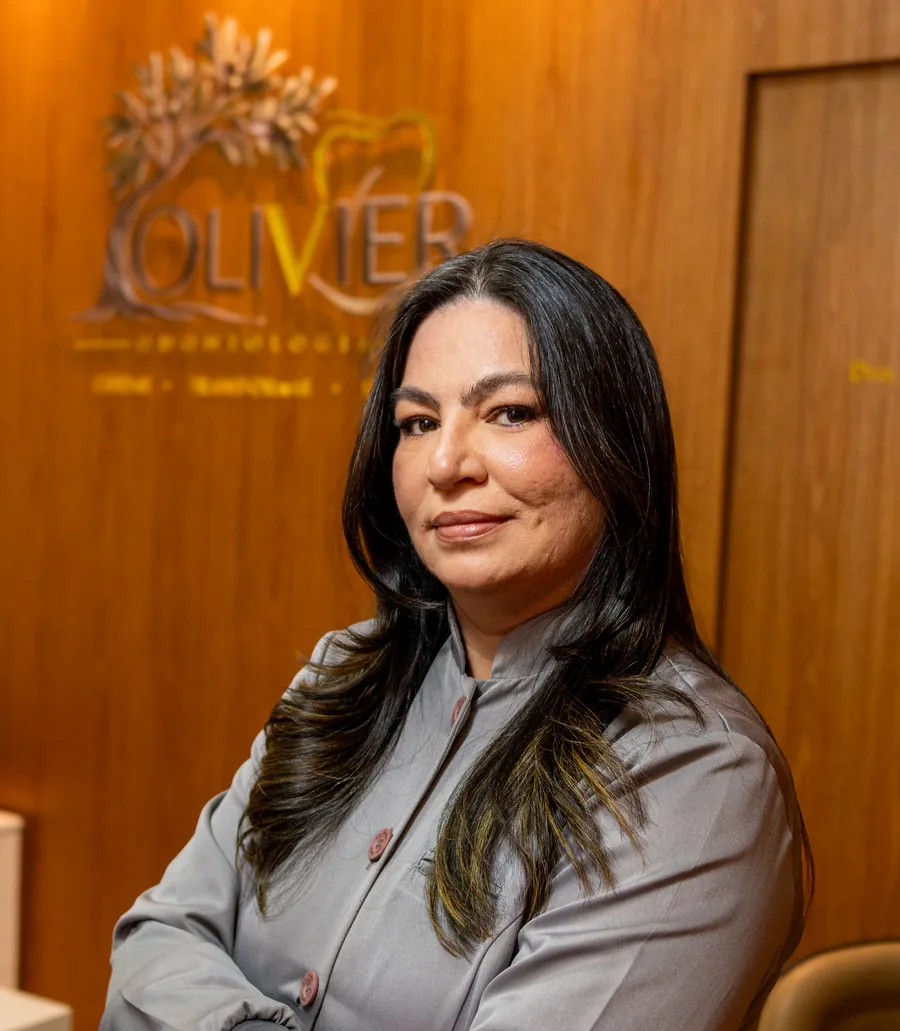 Dra. Aline — Olivier Odontologia